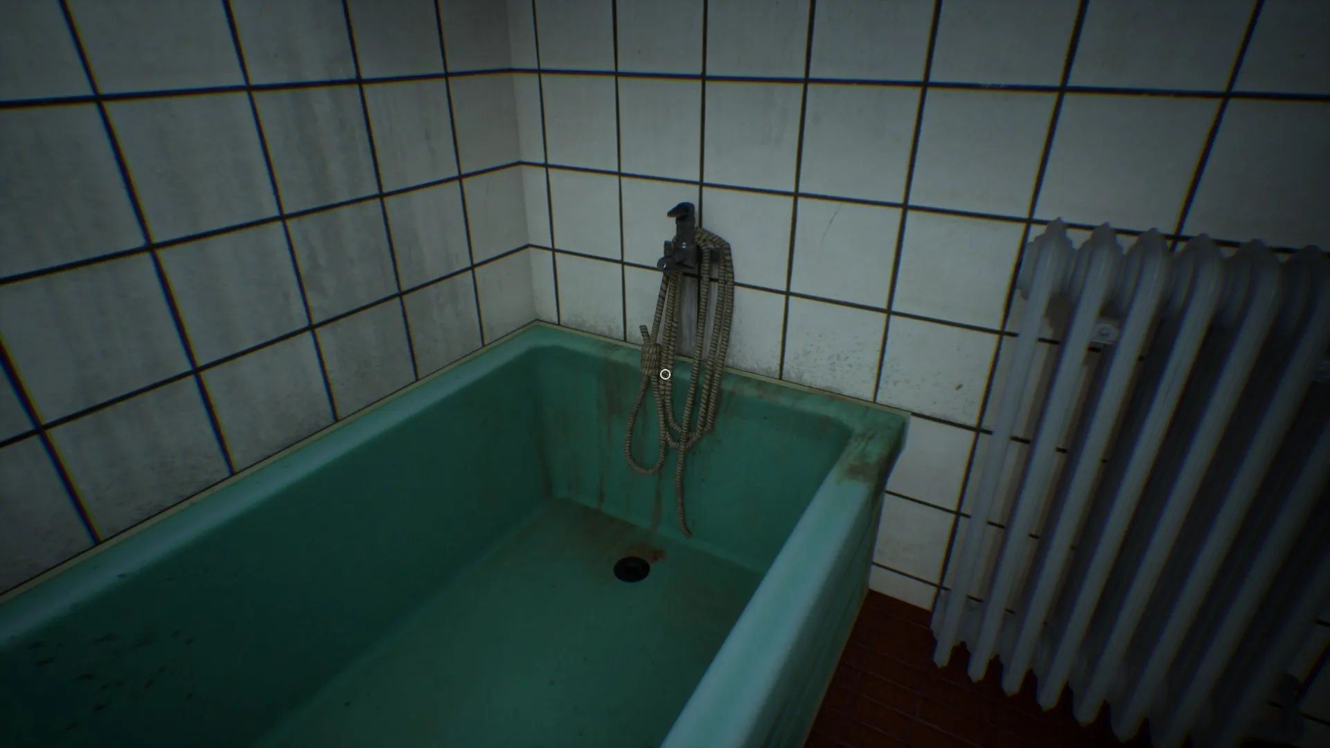 Takgu chases the player down the hallway.